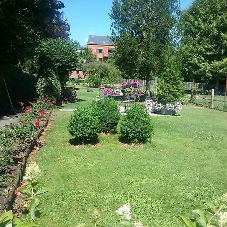 B&B Au Jardin Fleuri Marche-en-Famenne Bagian luar foto