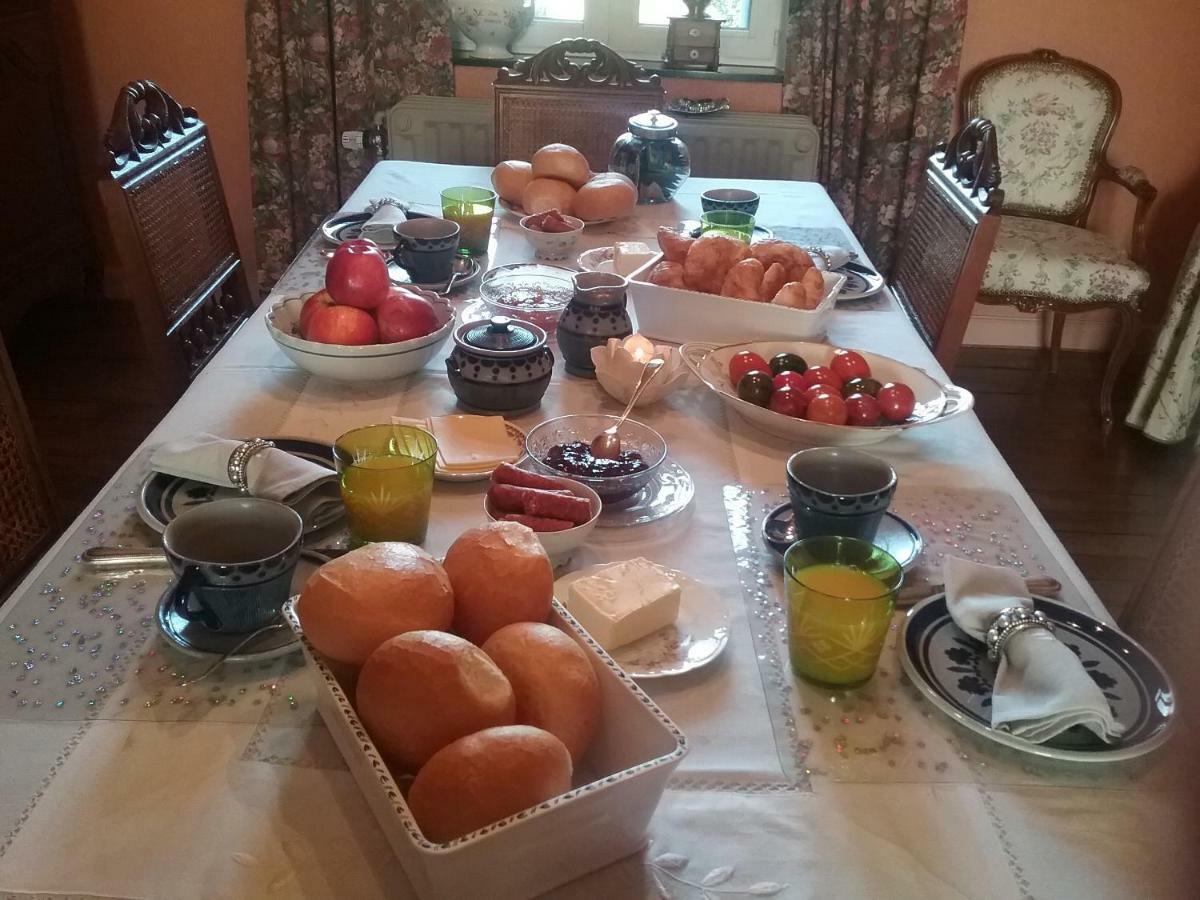 B&B Au Jardin Fleuri Marche-en-Famenne Bagian luar foto