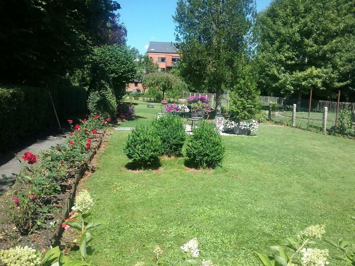 B&B Au Jardin Fleuri Marche-en-Famenne Bagian luar foto